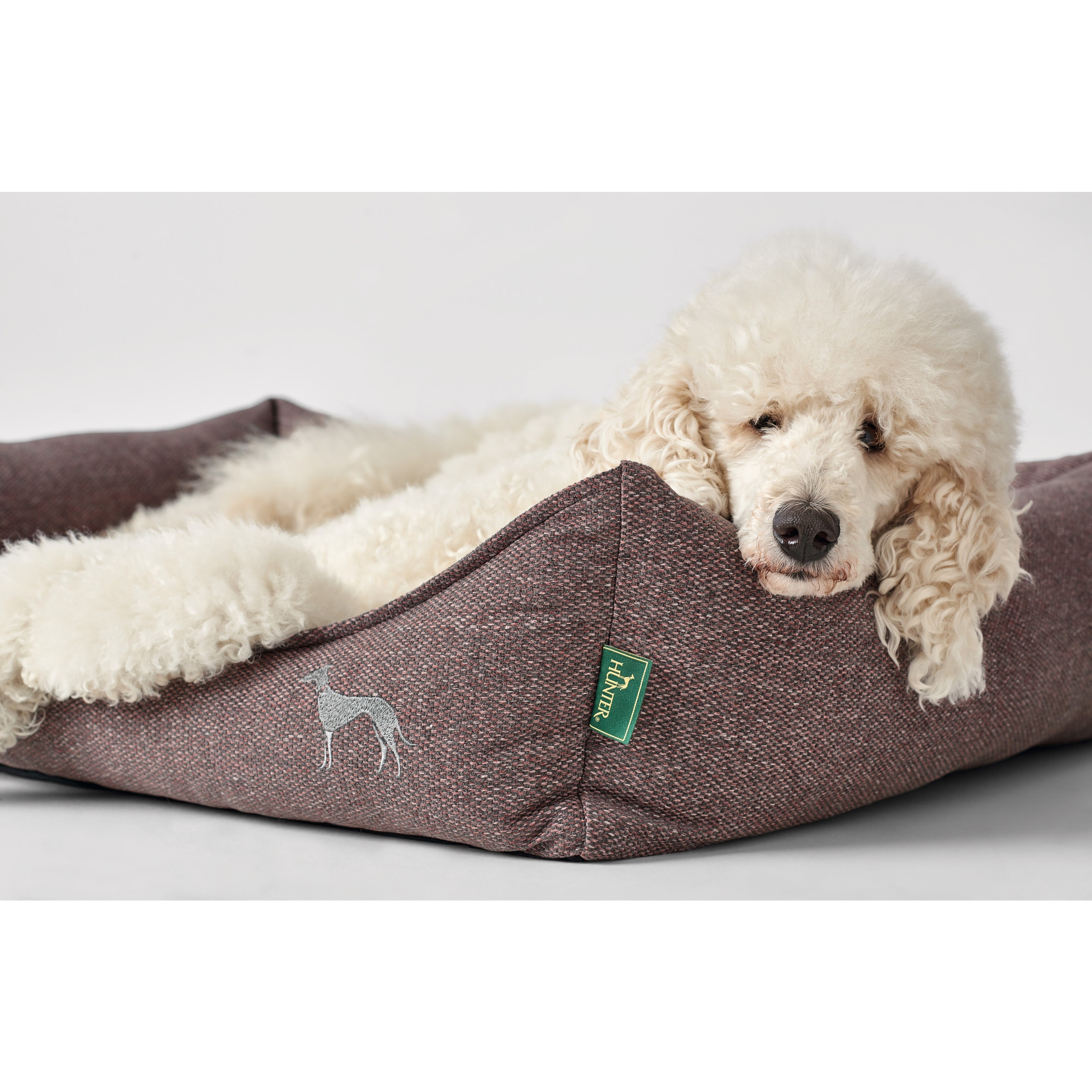 Hunter | Prag Easy Clean | Hundesofa | Polyester | Pflegeleicht | Komfort